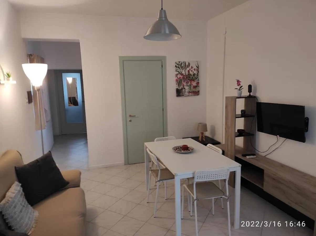 Casa sul glicine 0*, Castelbuono (Sicily) Italia